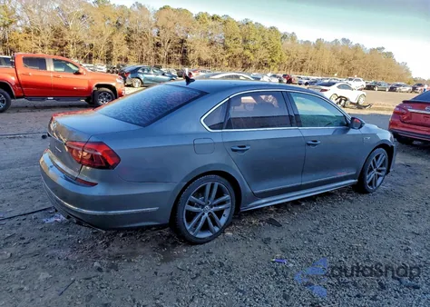 2017 Volkswagen Passat R-Line z USA, uszkodzony, nr VIN 1VWDT7A31HC061763